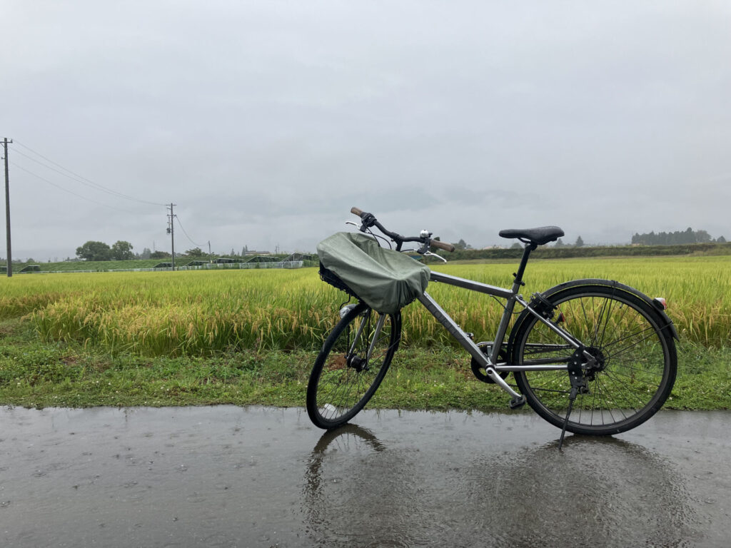 自転車通勤　雨の日の服装